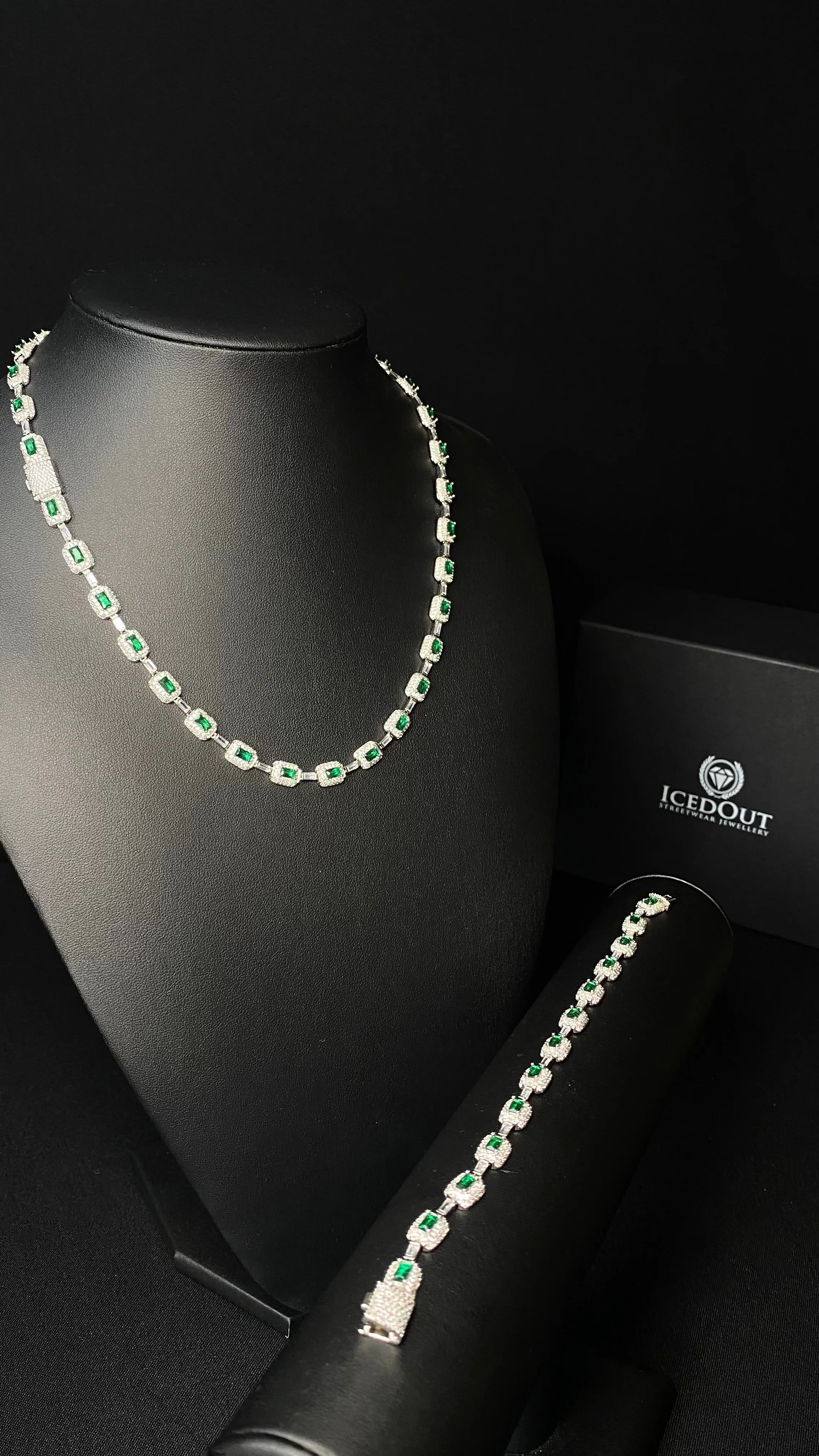 Emerald-Cut Green Gemstone Tennis Necklace – A Luxe Touch of Elegance