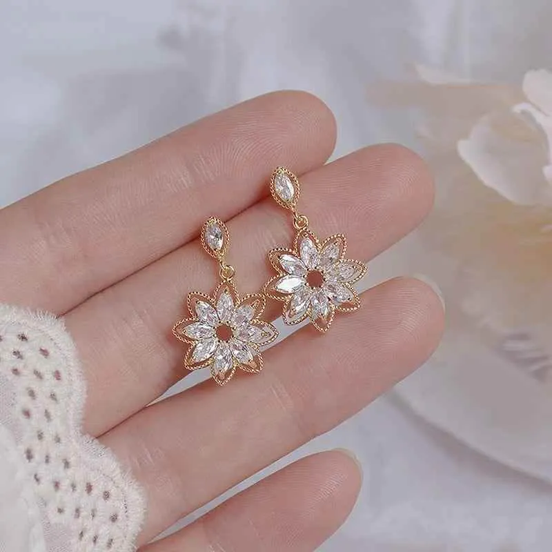 Fashion Shining Sunflower Earrings Charm Jewelry XYS0219