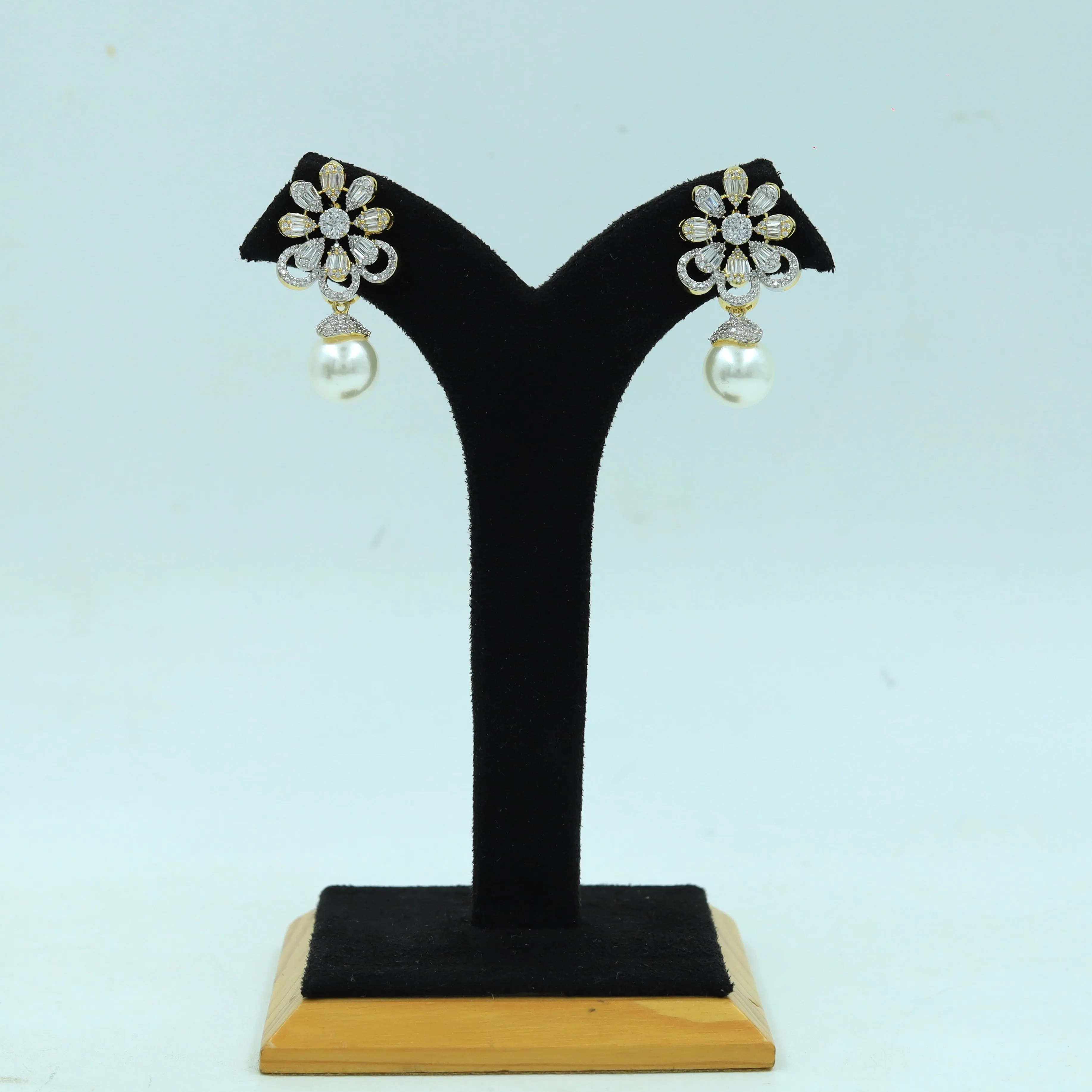Light Pearl Zircon/AD Earring 16260-69