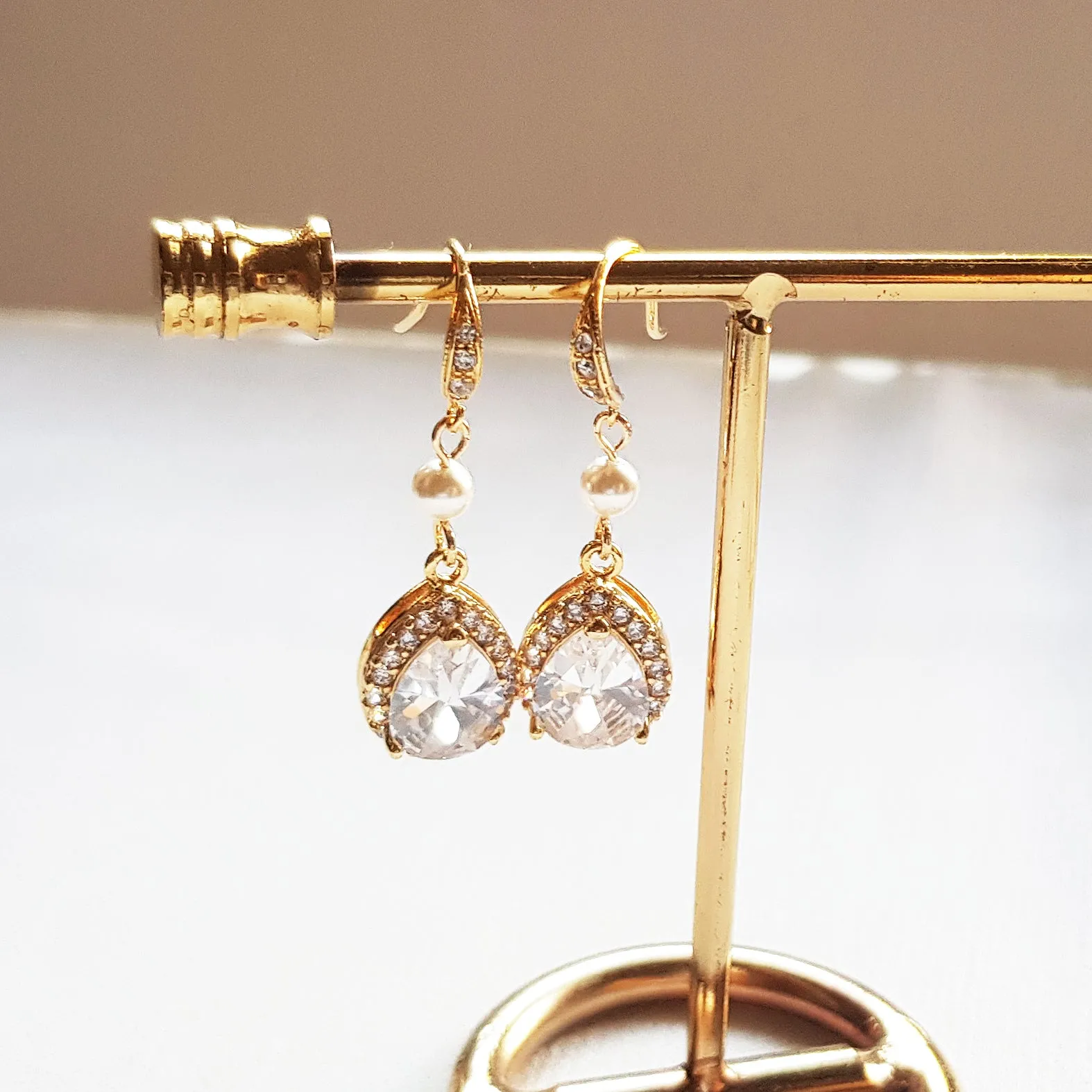 Pearl and crystal necklace and earring set, bridal jewelry set